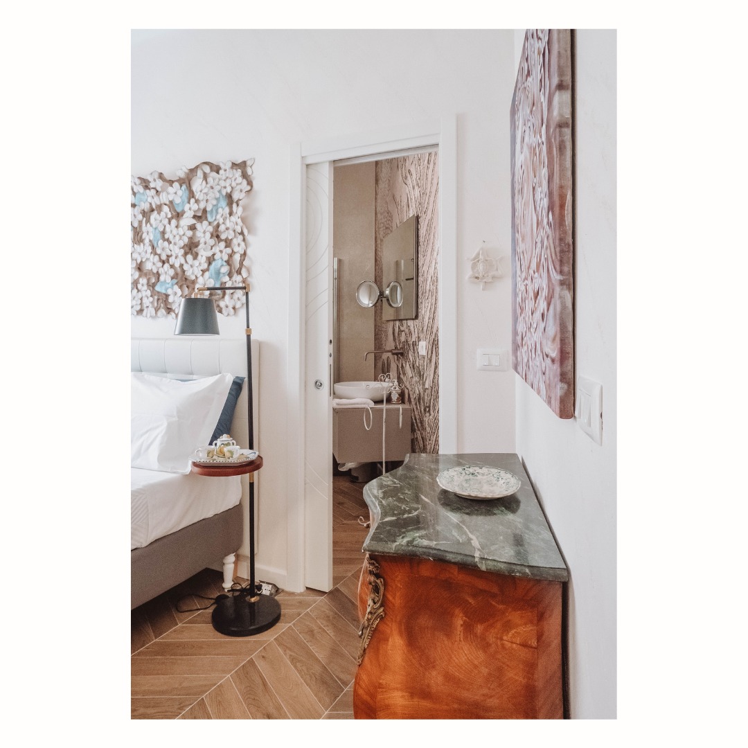 Ad accogliervi a casa di Pierpaolo, l'aria frizzantina del mare di Ortigia 🌊 e quello dell'arredo di questo carinissimo bagno a tema 🪸.
Ringraziamo Pierpaolo per aver dato vita a "Il sogno di Pierre" affidandosi al nostro team!
@marazziceramiche
@_ideagroup_
@ceramica_cielo
Devi ristrutturare casa? Contattaci per fissare un appuntamento!
📌 Siracusa, viale Scala Greca 397.
📞 0931-756689
✉ dmsrl.2016@gmail.com
.
.
#project #bath #bathdesign #bathdecor #interiordesign #interiors #apartment #homedesign #architecture #bathroom #homedecor #wallpaper #homedecoration #homeinspiration #homeproject #bathproject #homedesign